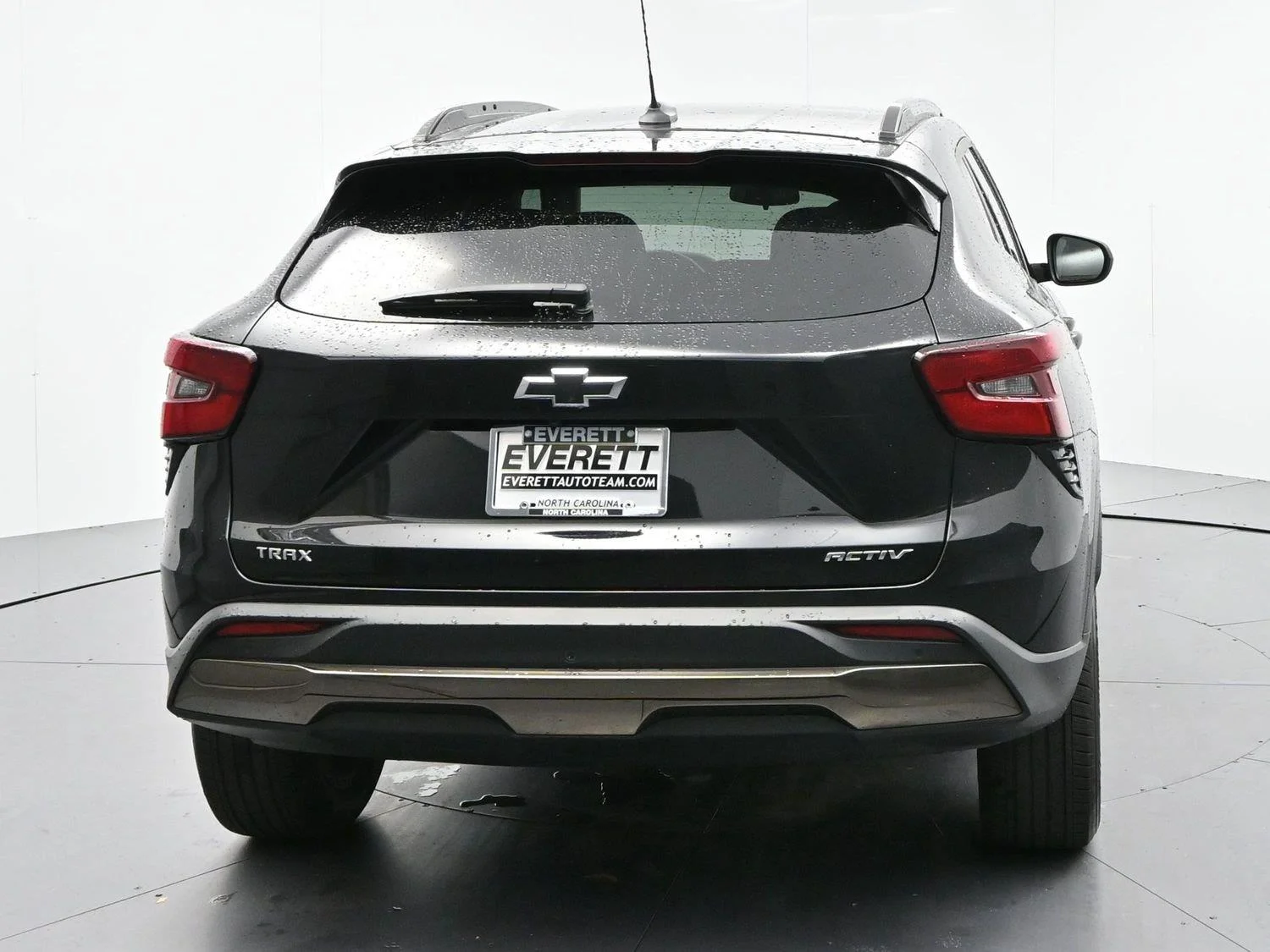 Used 2025 Mosaic Black Metallic Chevrolet ACTIV image 6