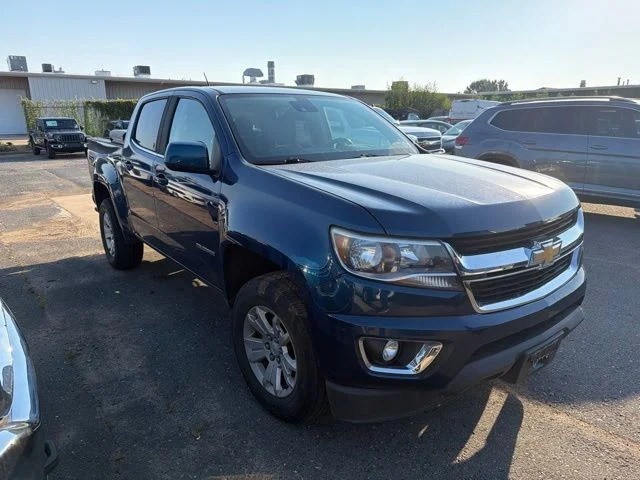 Used 2019 Blue Chevrolet LT image 4