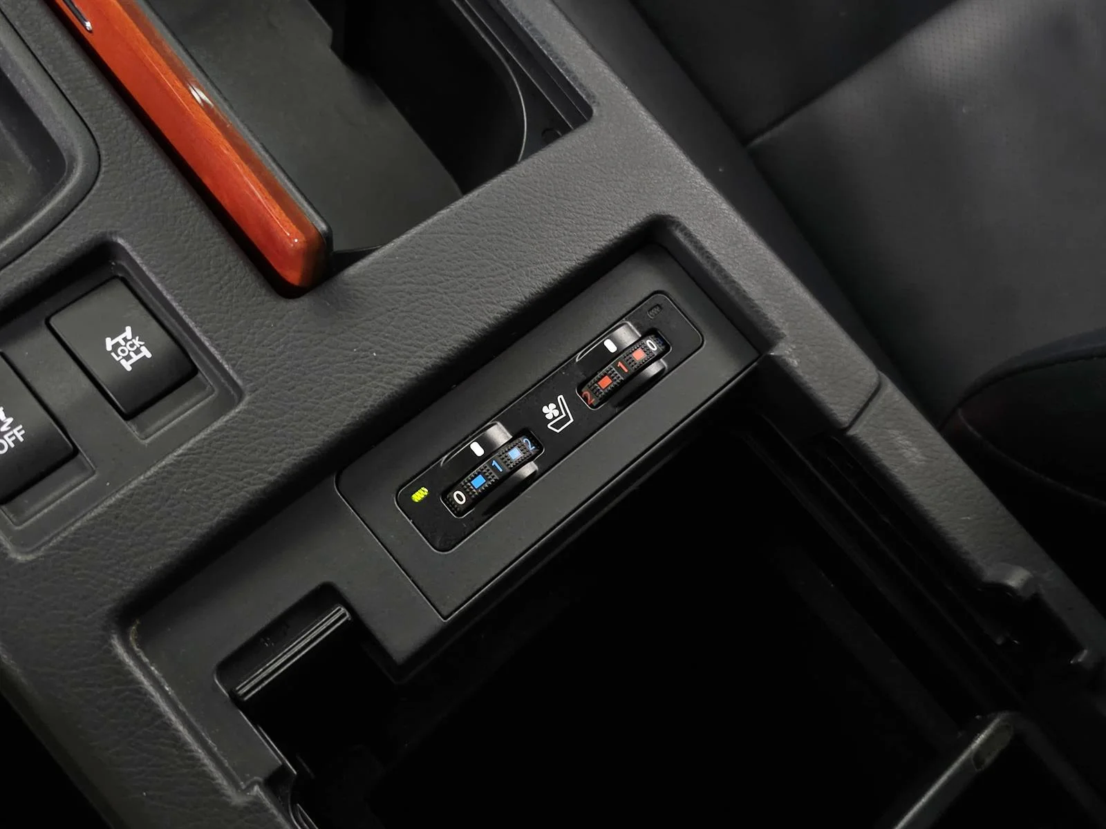 Used 2010 Tungsten Lexus  image 24
