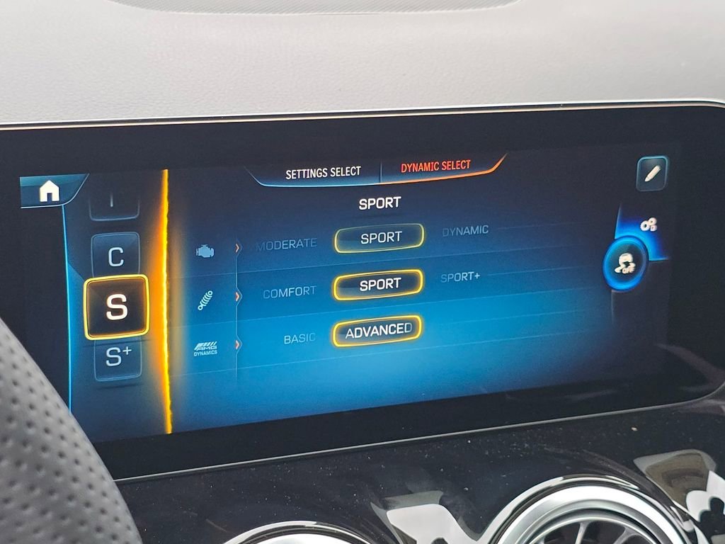 New 2026 MANUFAKTUR Alpine Grey Mercedes-Benz GLA 35 AMG® image 70