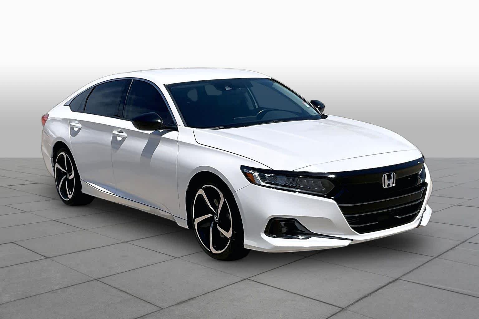Used 2021 Platinum White Pearl Honda Sport SE image 3