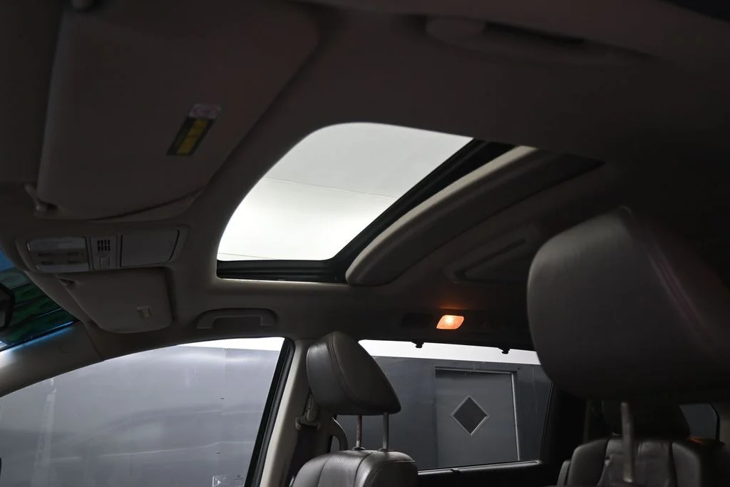 Used 2012  Honda Touring image 12