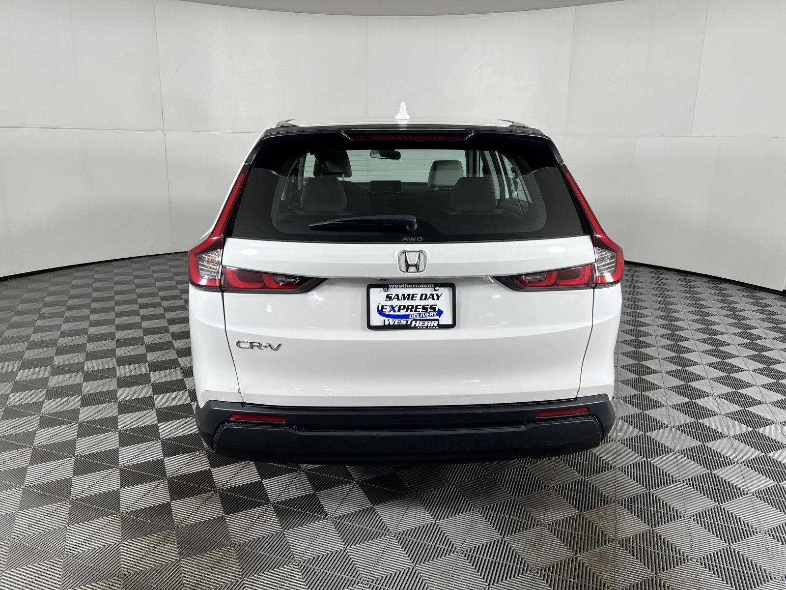 Used 2023 Platinum White Pearl Honda LX image 5