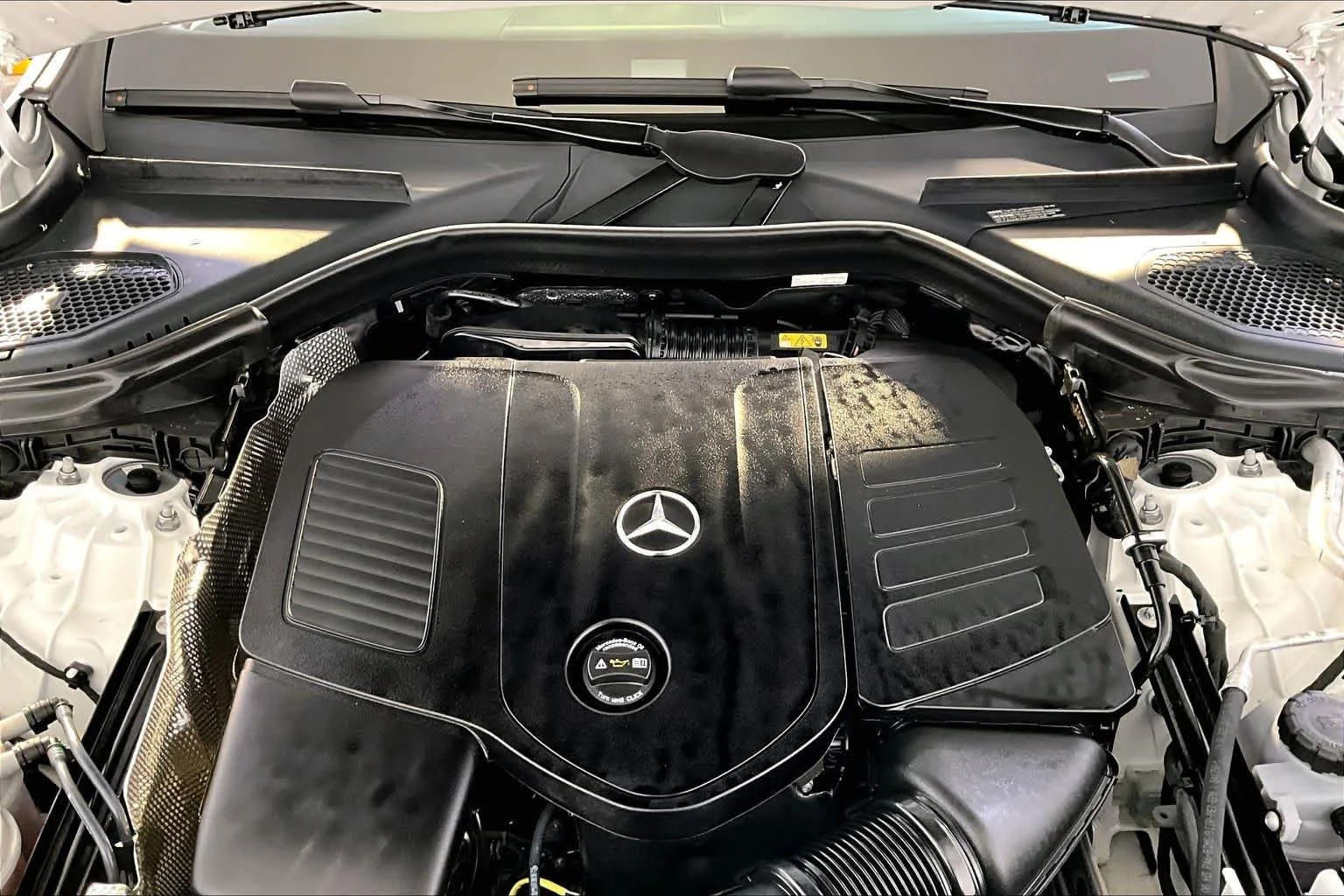 Certified Used 2026 Polar White Mercedes-Benz GLC 300 image 30