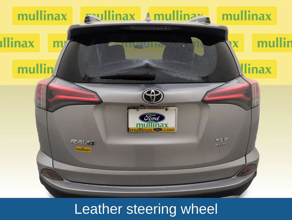 Used 2016 Silver Toyota XLE image 26