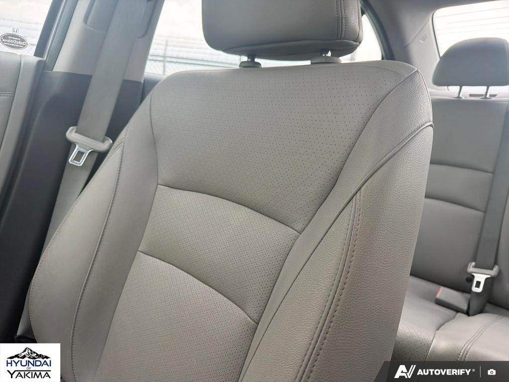 Used 2014 Alabaster Silver Metallic Honda EX-L image 20