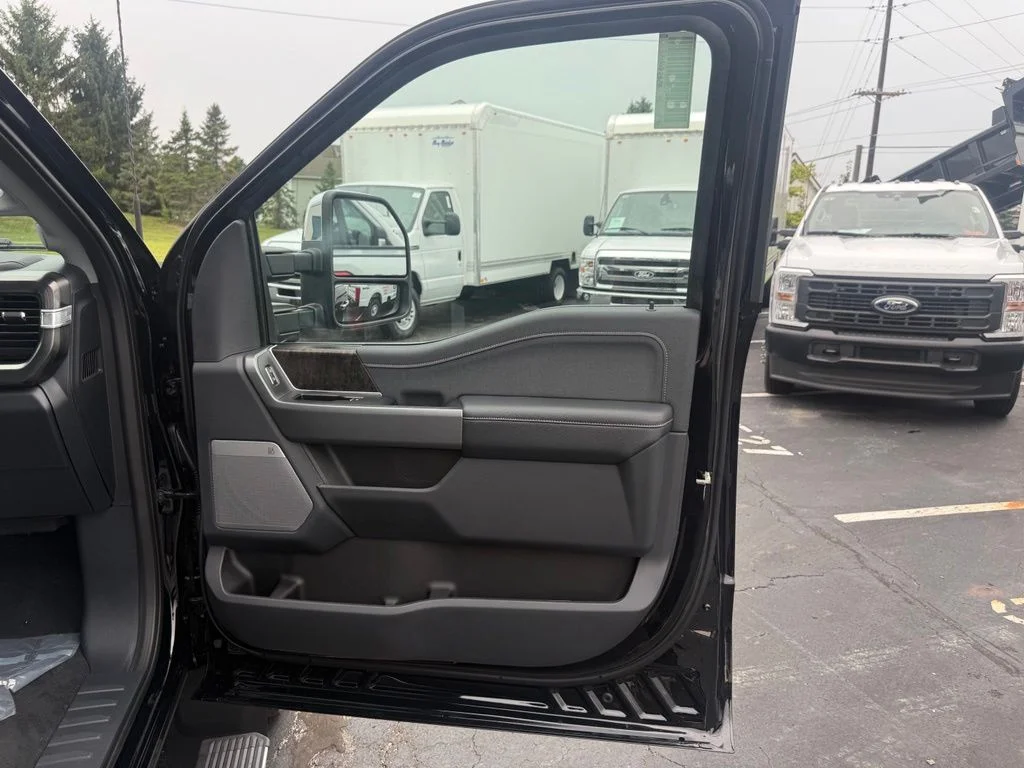 New 2026 Agate Black Metallic Ford F-450® Lariat® image 64