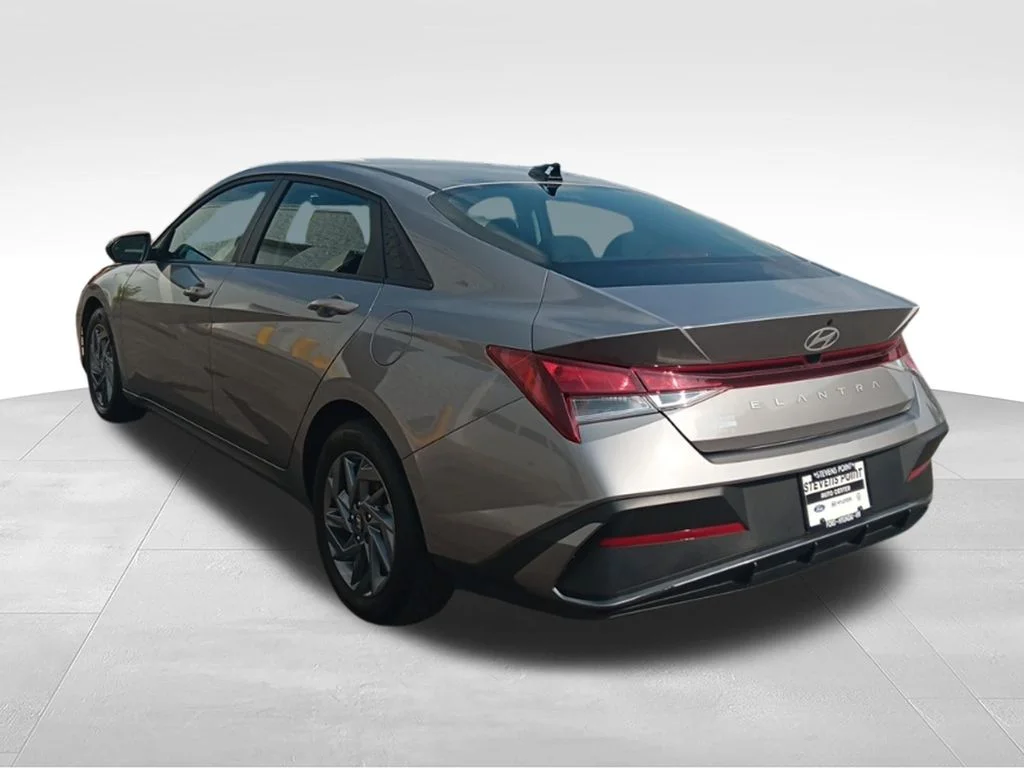 Used 2024 Fluid Metal Hyundai SEL image 5