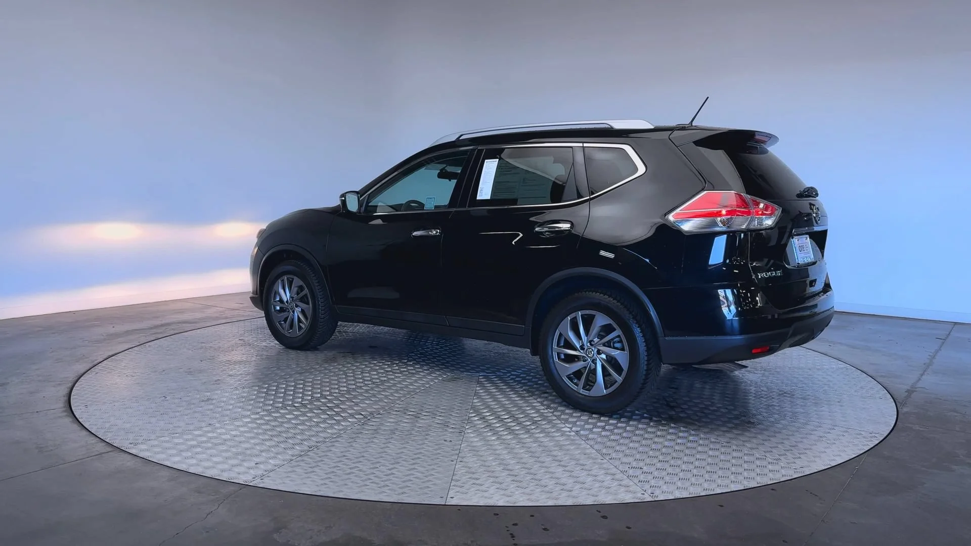 Used 2016 Magnetic Black Nissan SL image 6
