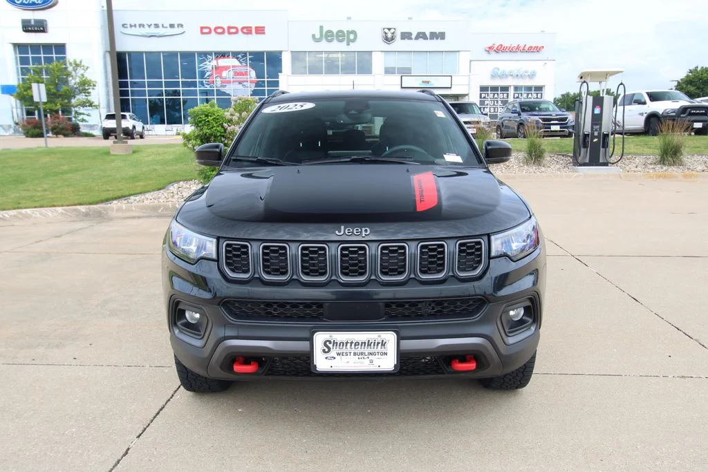 Used 2025 Black Jeep Trailhawk image 2