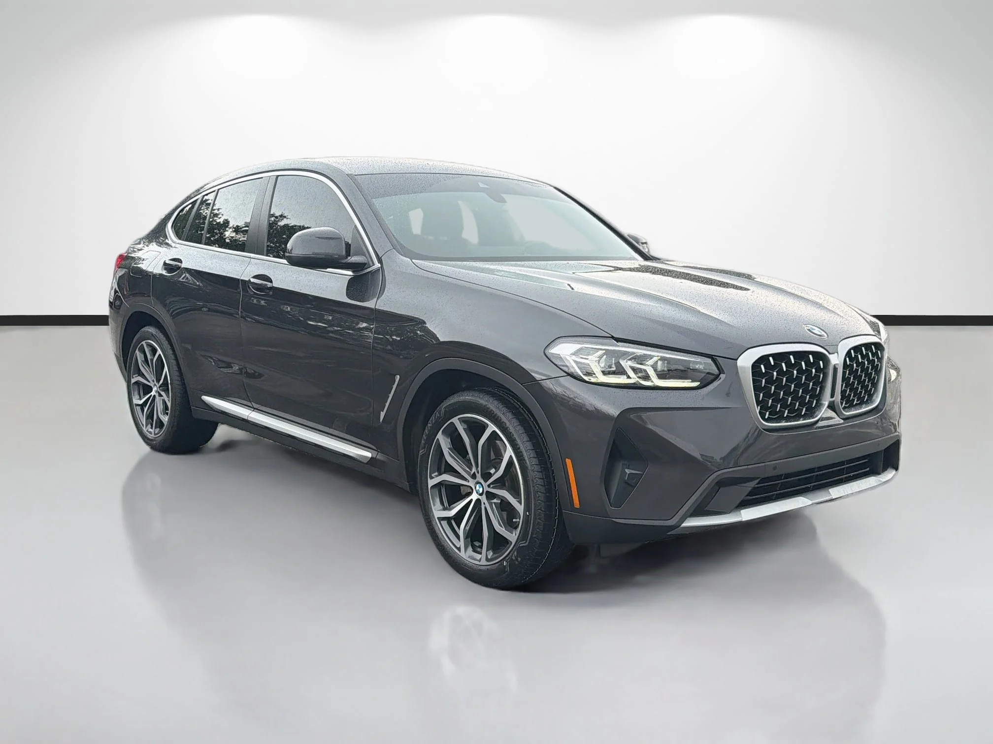 Used 2024 Dark Graphite Metallic BMW xDrive30i image 1