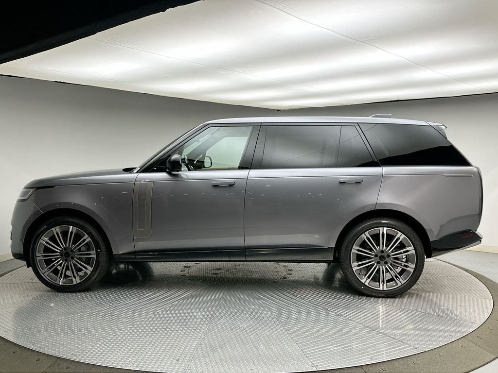 New 2026 Eiger Grey Land Rover SE image 10