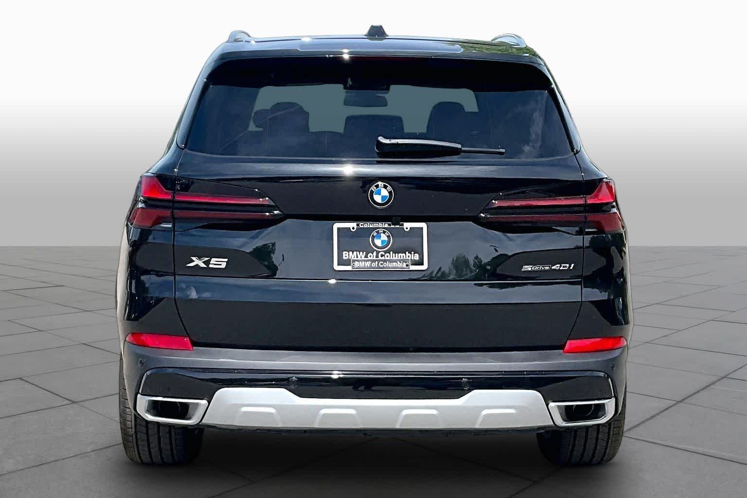 New 2026 Black Sapphire Metallic BMW sDrive40i image 4