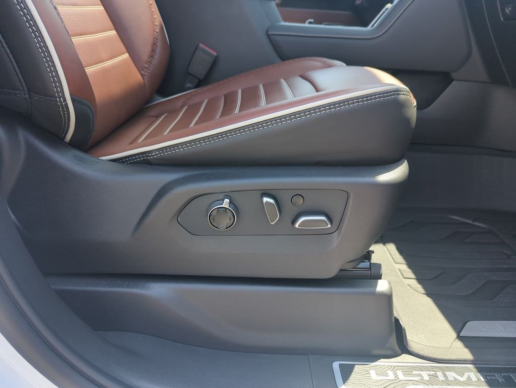 Used 2026 White GMC Denali Ultimate image 38