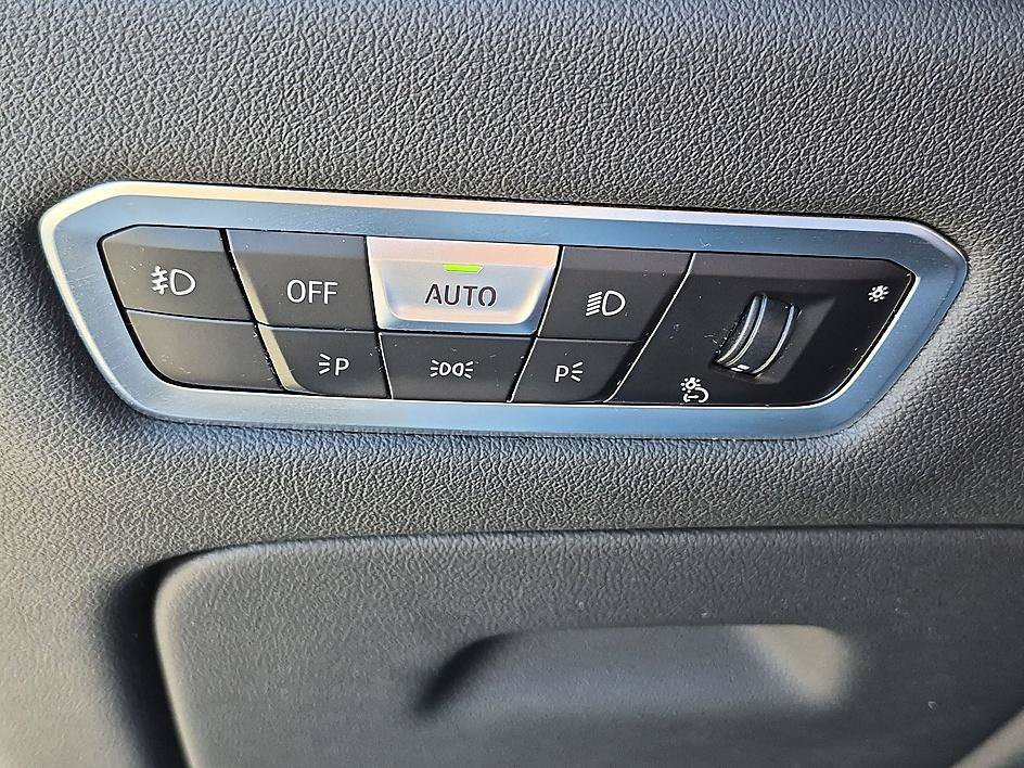 Used 2022 Black Sapphire Metallic BMW xDrive40i image 20