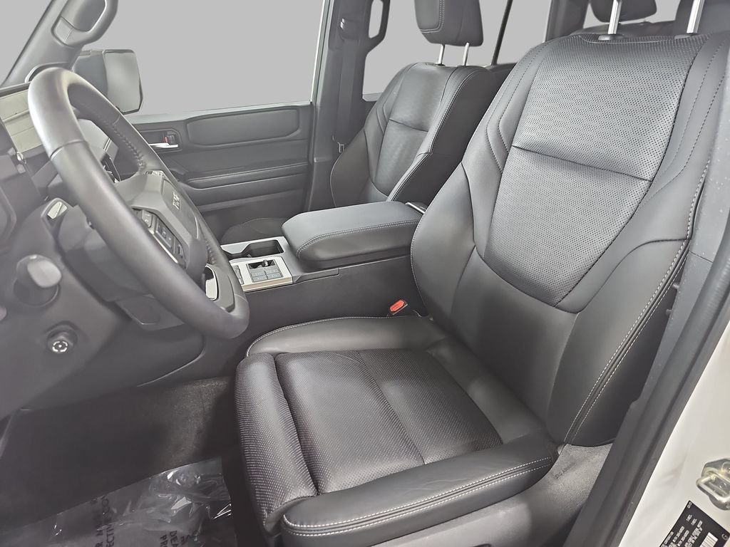 Used 2025 White Toyota 1958 image 19