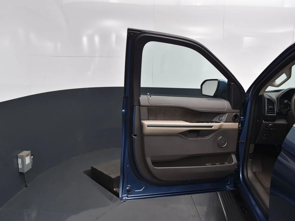 Used 2020 Blue Ford Limited image 20