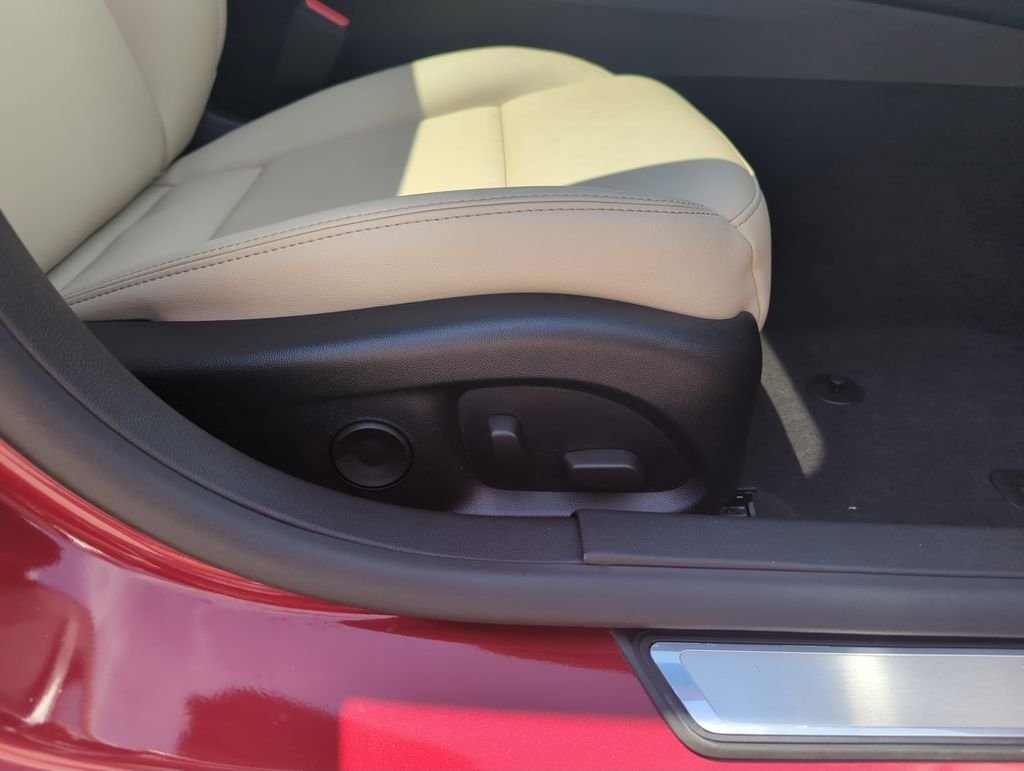 Used 2024 Red Cadillac Luxury image 38