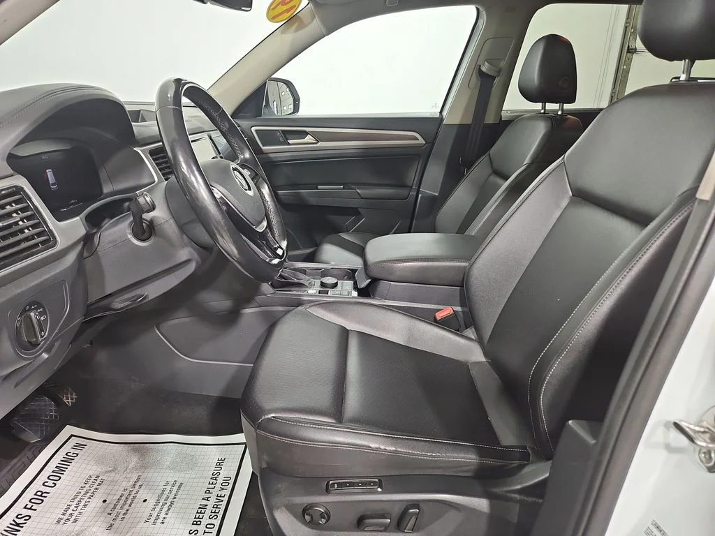 Used 2019 White Volkswagen SEL image 10