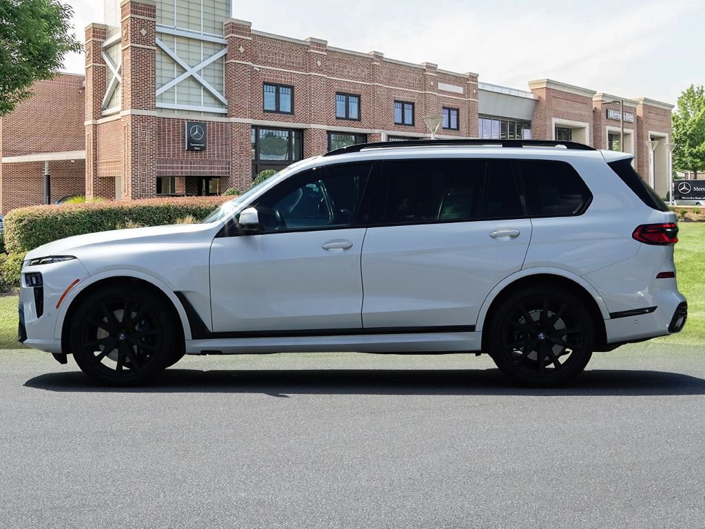 Used 2023 White Metallic BMW xDrive40i image 8