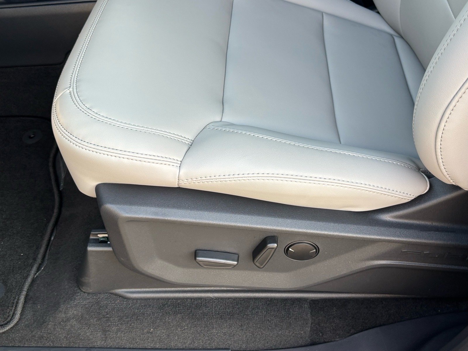 New 2027 Dark Matter Gray Metallic Ford MAX Active image 10