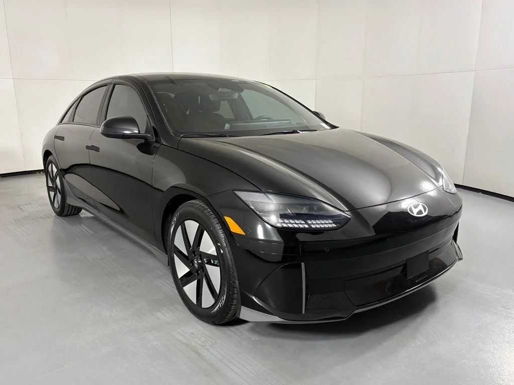 Used 2024 Hyundai IONIQ 6 SE with VIN KMHM24AA3RA074834 for sale in Scottsdale, AZ