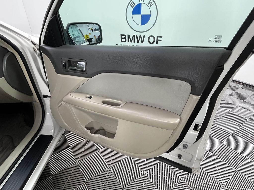 Used 2012 White Ford SE image 21