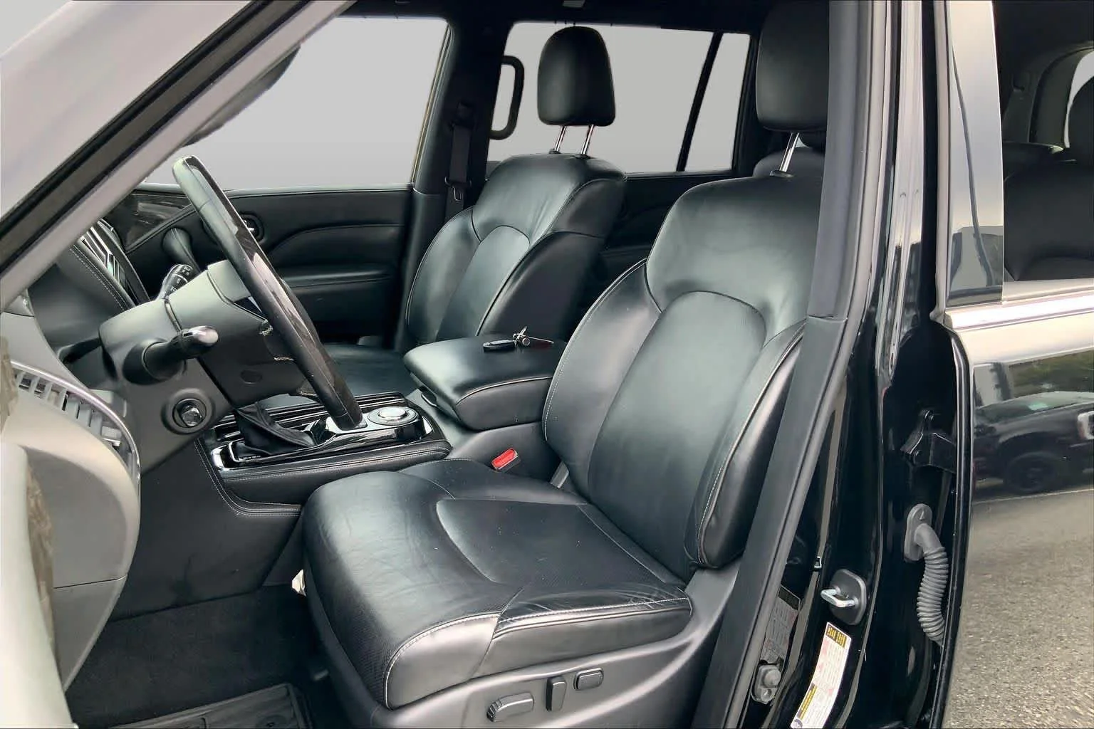 Used 2020 Black Obsidian INFINITI LUXE image 8