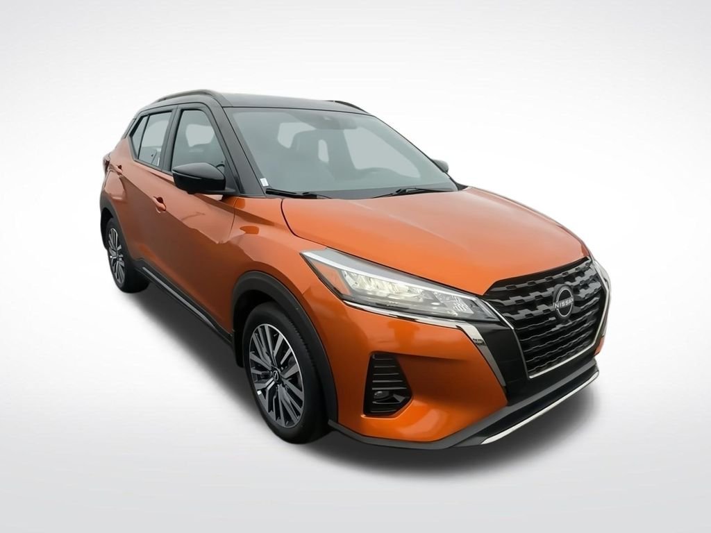 Used 2023 Orange Nissan SR image 3