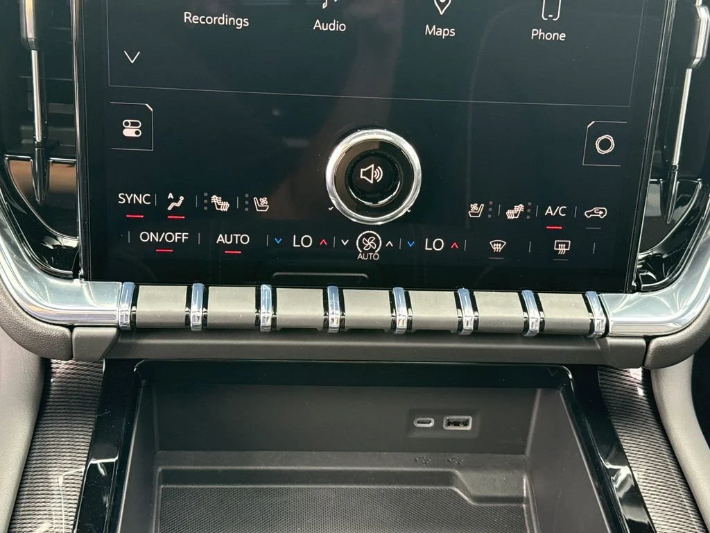 New 2026 Onyx Black GMC Elevation image 25