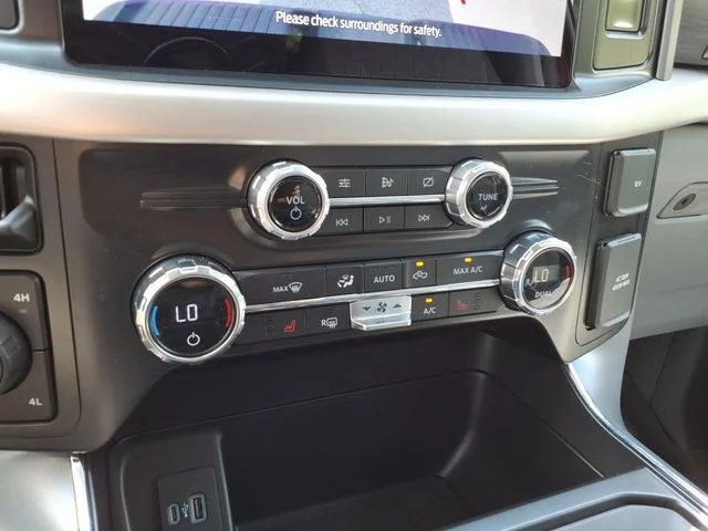 Used 2021 Red Ford XLT image 29