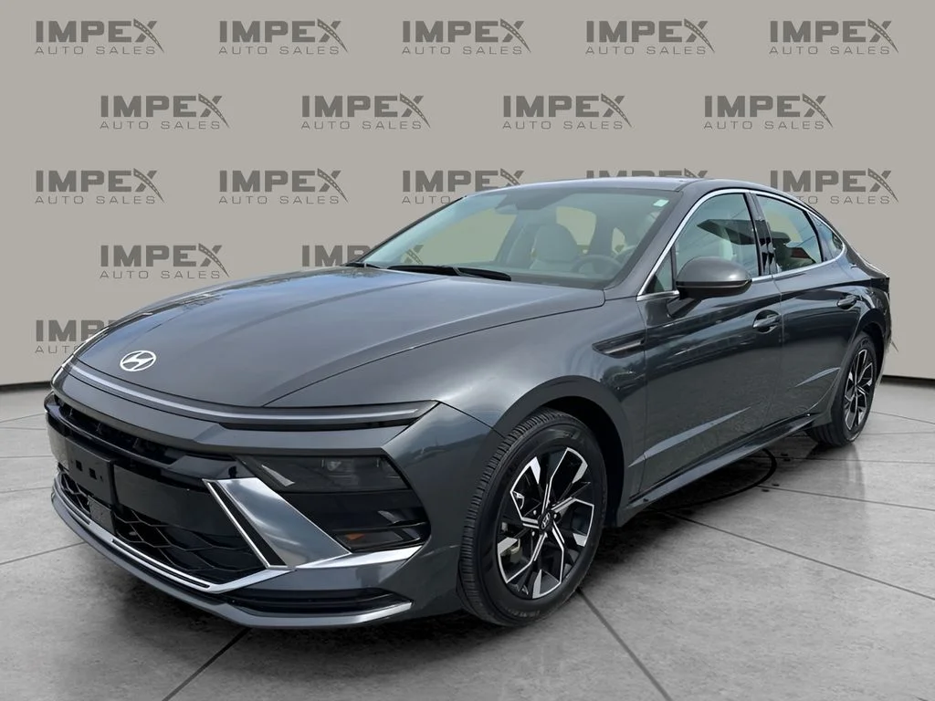 Used 2025 Gray Hyundai SEL image 1
