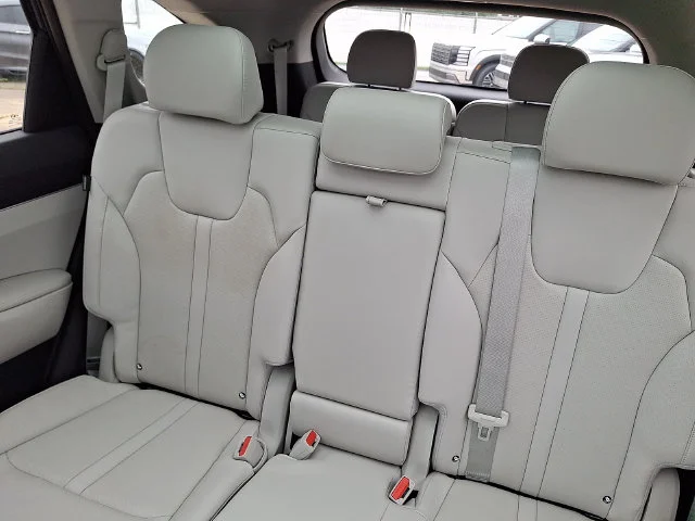 Used 2024 Black Kia S image 18