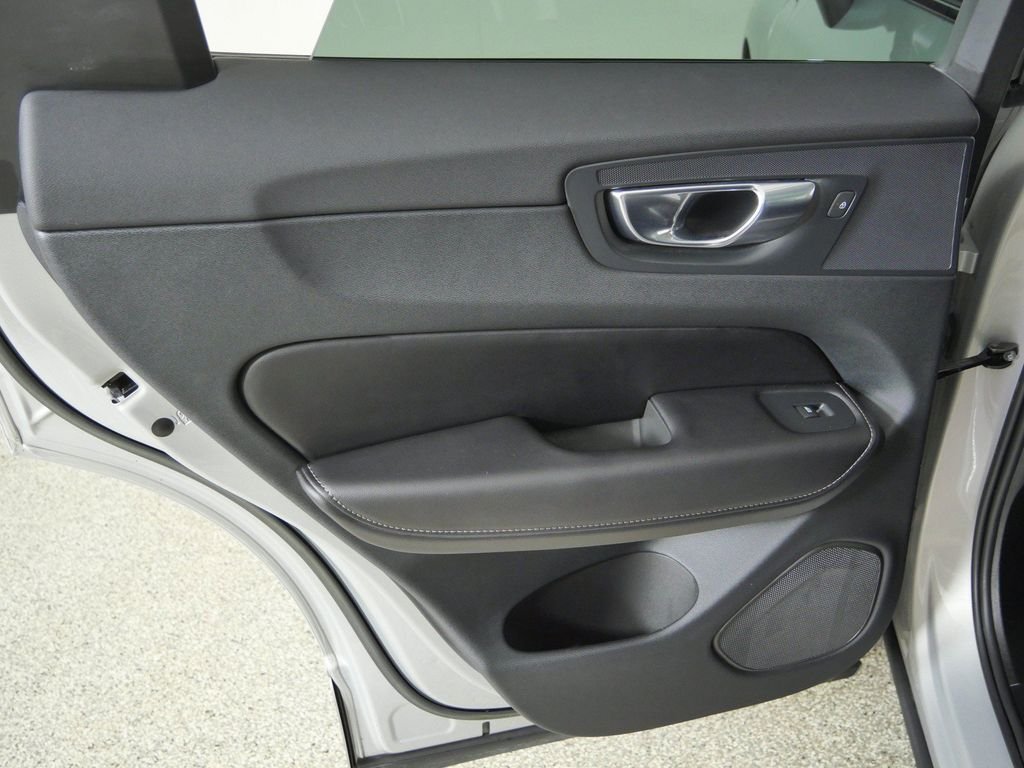 Used 2023 Silver Volvo Ultimate image 30