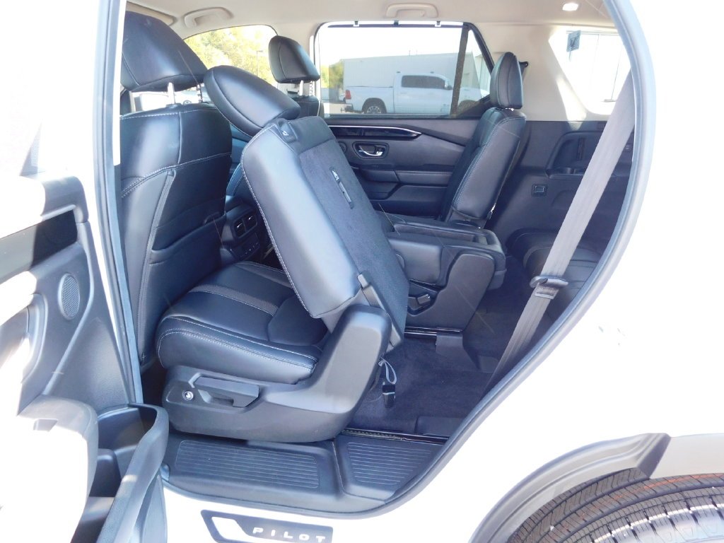 Certified Used 2025 Platinum White Pearl Honda EX-L image 35