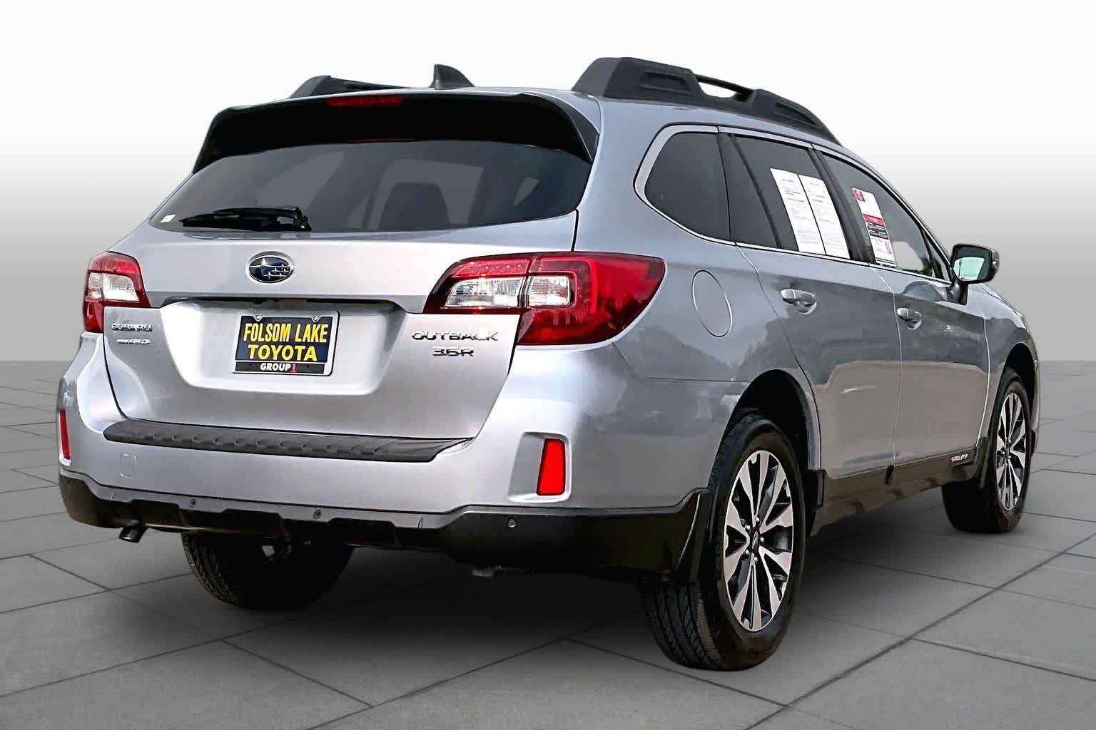 Used 2017 Ice Silver Metallic Subaru Limited image 12