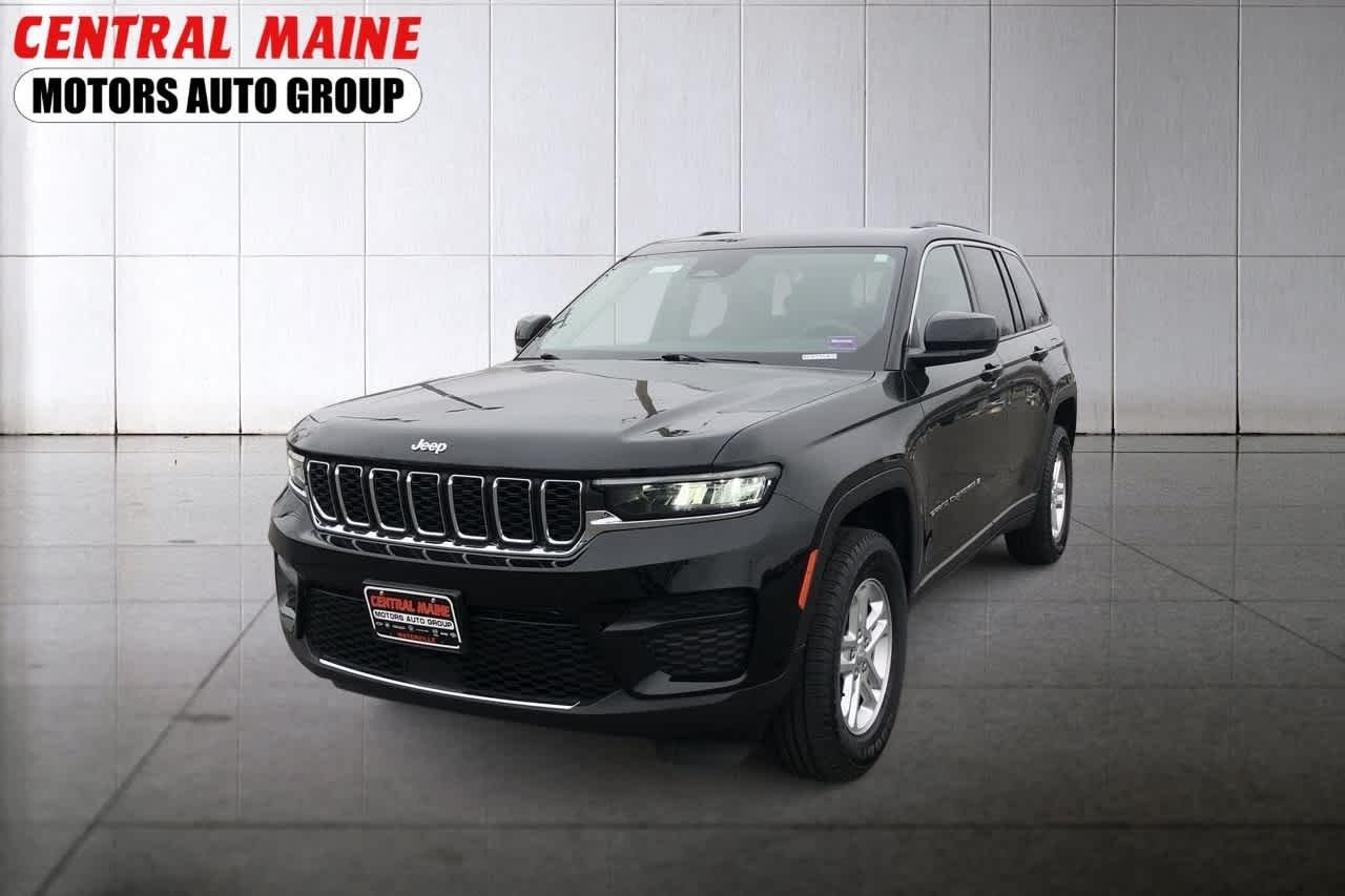 2023 Jeep Grand Cherokee Laredo 4x4's photo