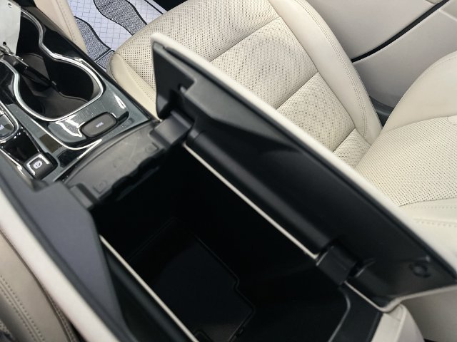 Used 2023 Black Buick Essence image 23