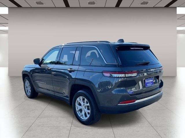 Used 2025 Gray Jeep Limited image 6