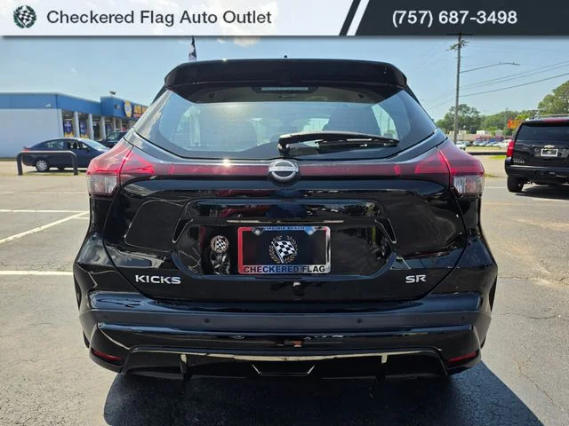 Used 2023 Super Black Nissan SR image 6