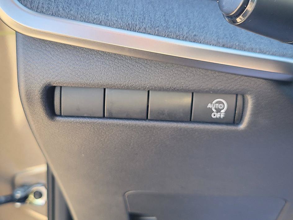 Used 2025 Canyon Bronze Metallic Nissan SV image 23