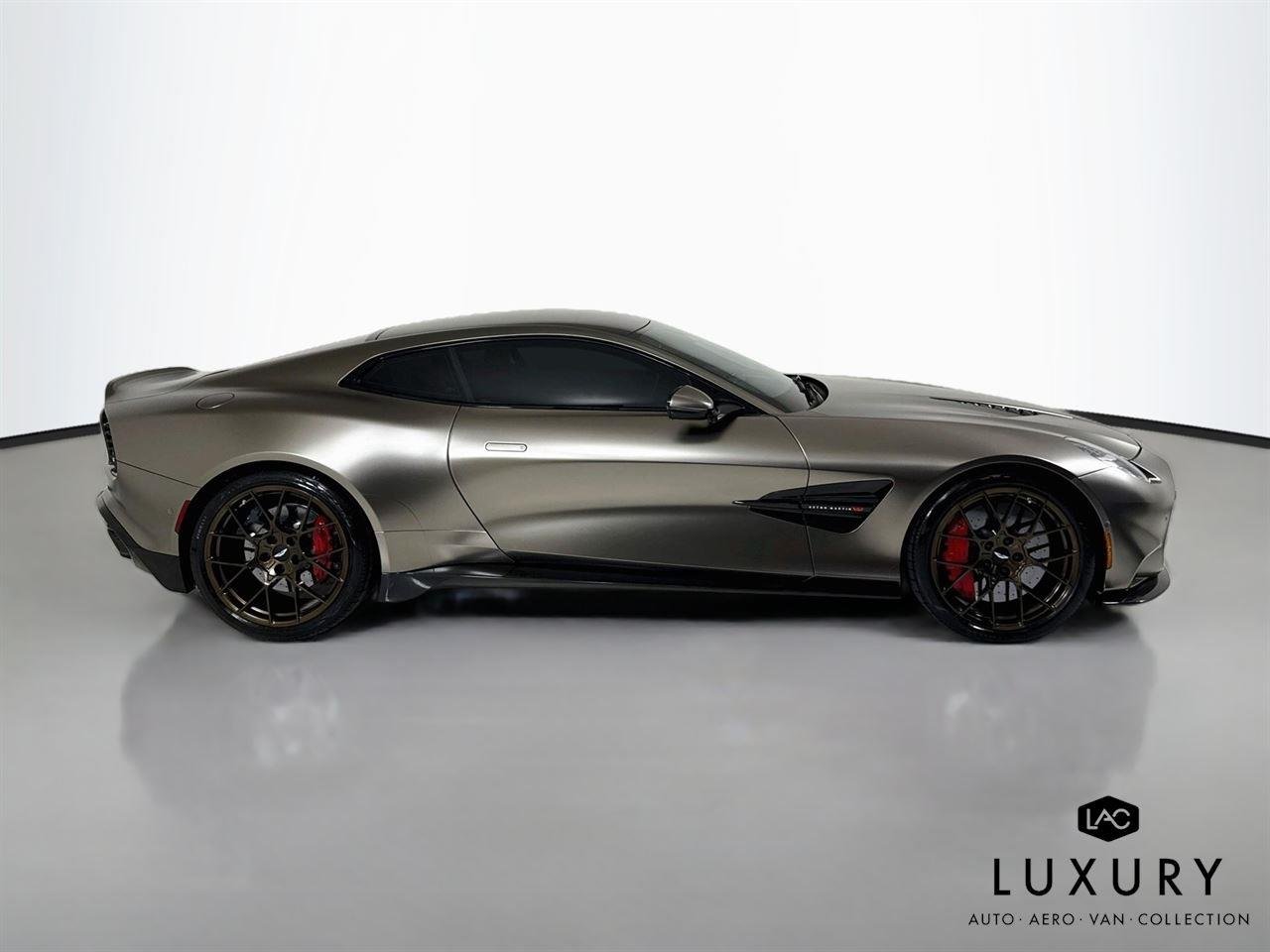Used 2025  Aston Martin  image 5
