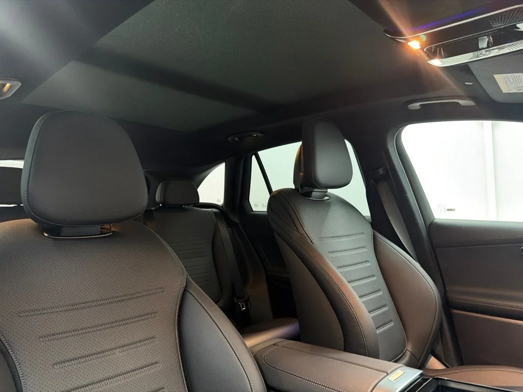 New 2027 Black Mercedes-Benz GLC 300 image 28