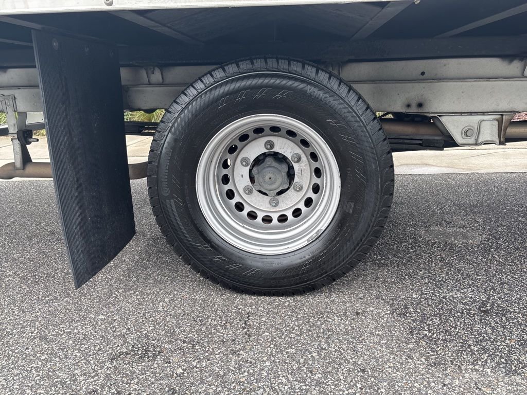 Used 2021  Freightliner w/ 16