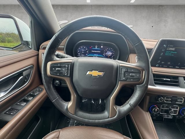 Used 2022 Iridescent Pearl Tricoat Chevrolet High Country image 21