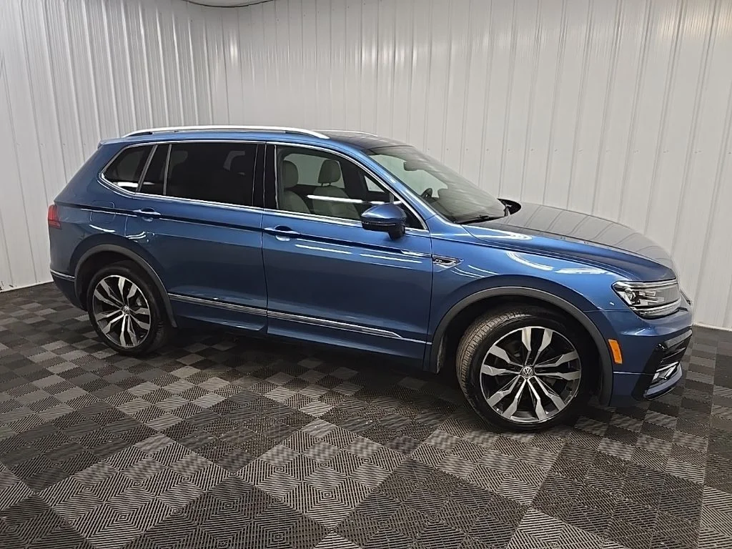 Used 2020 Blue Volkswagen 2.0T SEL Premium R-Line image 1