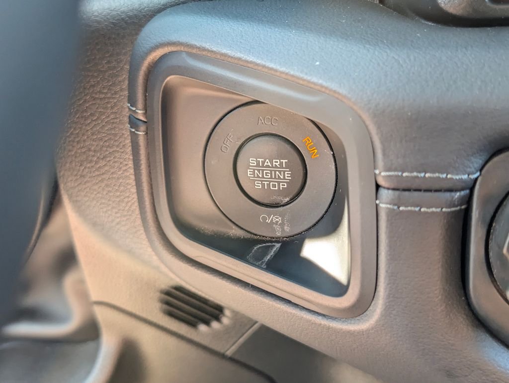 2025 Jeep Wrangler 4-Door Sahara - Photo 29