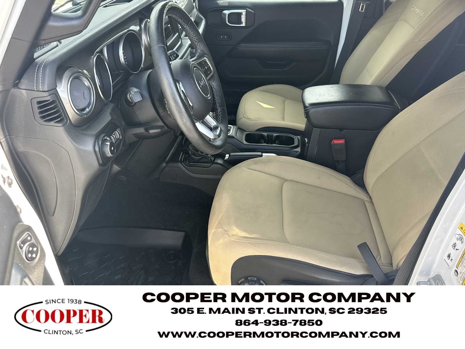 Used 2018 Bright White Clearcoat Jeep Sahara image 9