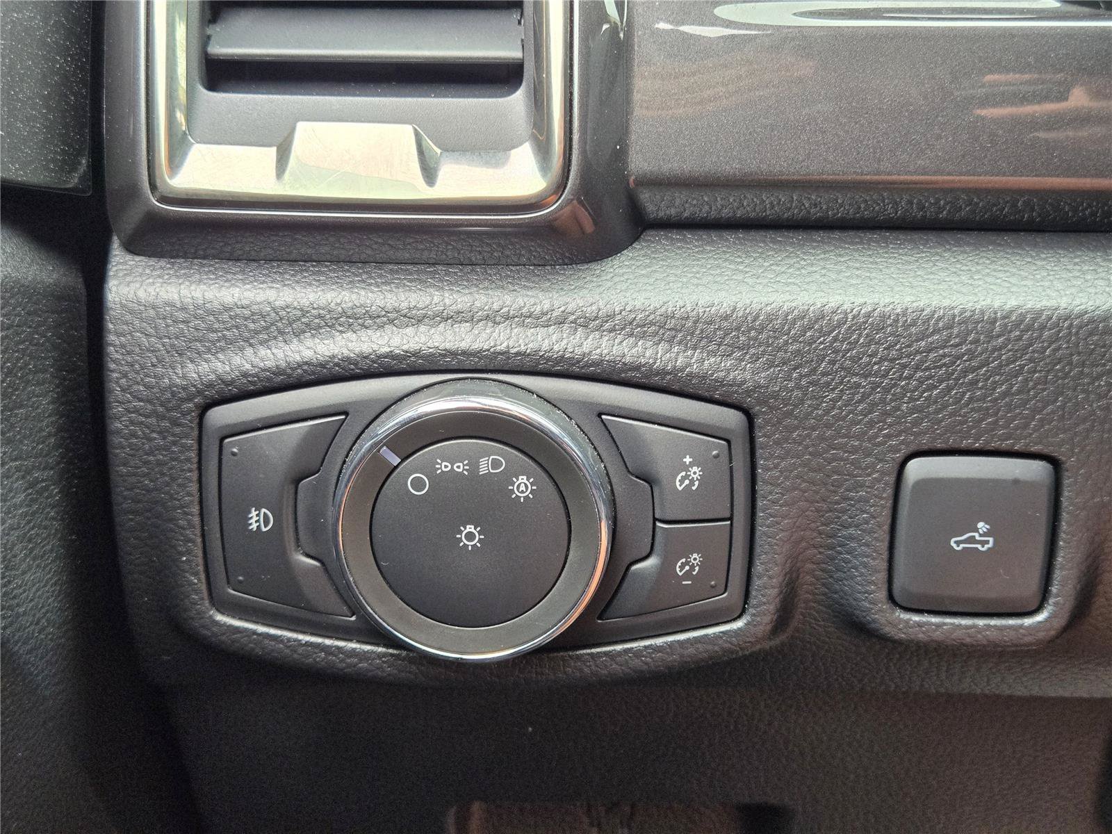 Used 2022 Gray Ford LARIAT image 25