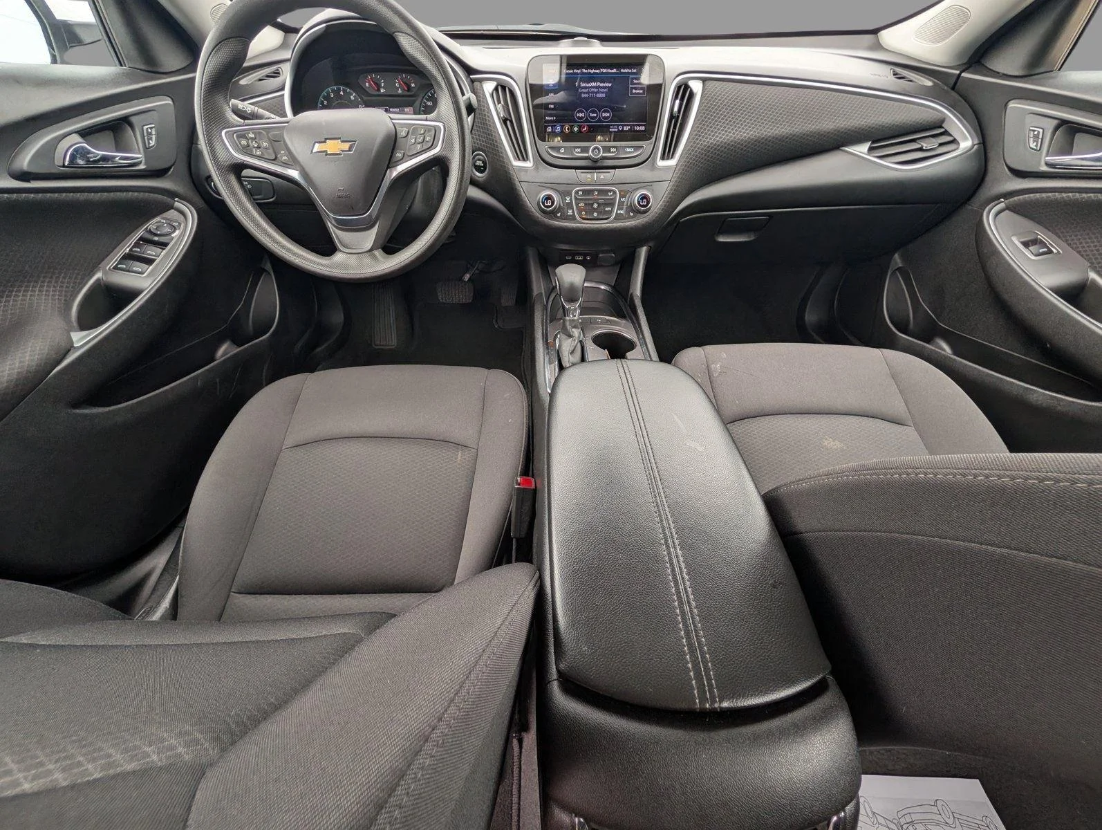 Used 2024 Summit White Chevrolet LT image 28